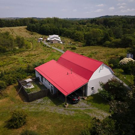 Beautiful Home On Sunny Acreage Lunenburg Exterior foto